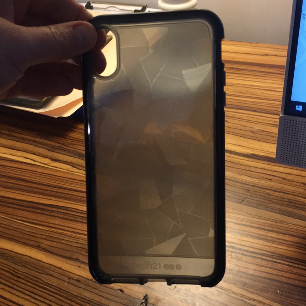 iPhone XR flexShock case